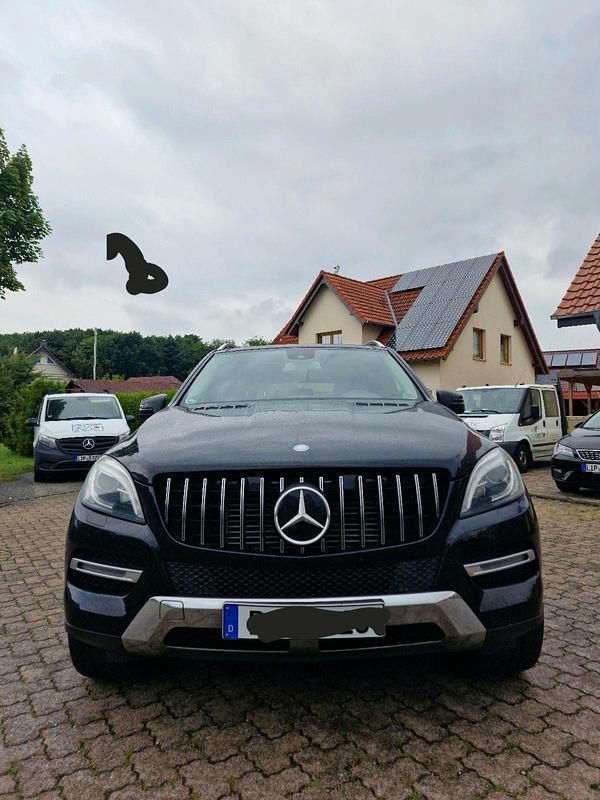 Schwarz Gebraucht 2014 Mercedes ML350 AMG SUV | 20.900 € (Guter Preis) - Bild 1/4