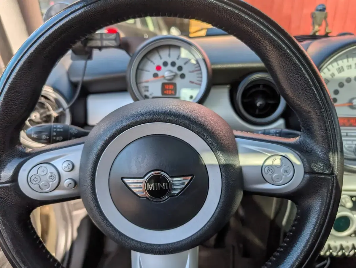 Używany Mini Cooper Coupé 120 KM (88 kW) 2009 Biały Coupe