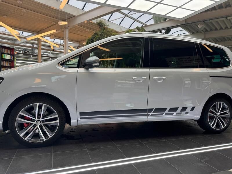Weiß Gebraucht 2022 Seat Alhambra FR Van / Kleinbus | 34.790 € (Etwas zu teuer) - Bild 1/4