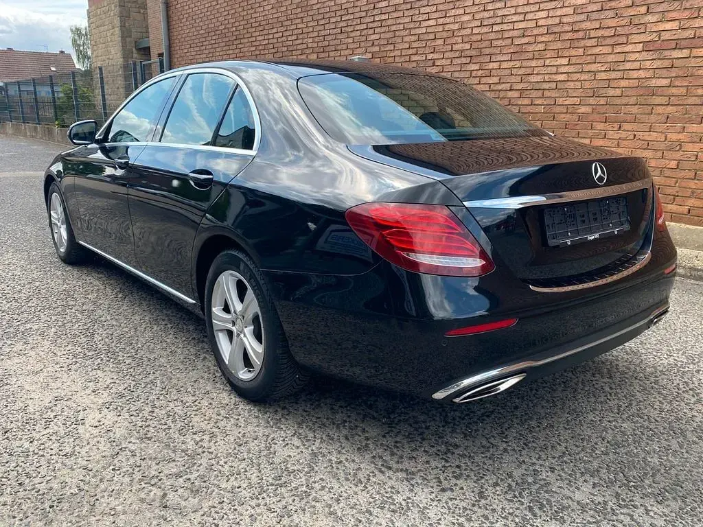 Gebraucht Mercedes E200 Avantgarde 184 PS (135 kW) 2017 Schwarz Limousine