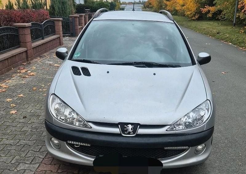 Silber Gebraucht 2006 Peugeot 206 Kombi | 700 € (Guter Preis) - Bild 1/4