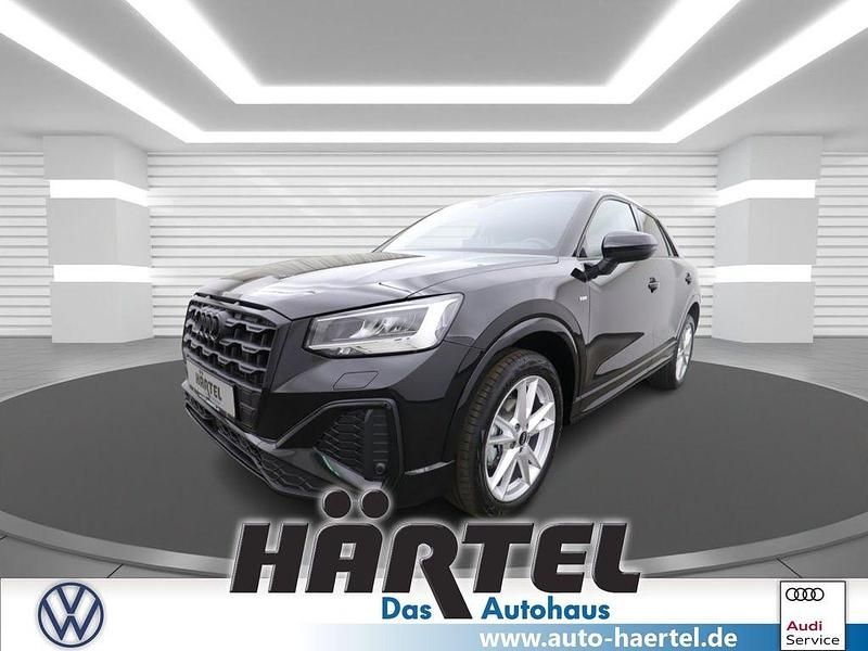 Neu Audi Q2 S-Line 150 PS (110 kW) 2025 Mythosschwarz (black), metallic SUV