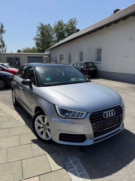 Silber Gebraucht 2017 Audi A1 Sportback Design Kleinwagen | 10.950 € (Guter Preis) - Bild 1/4