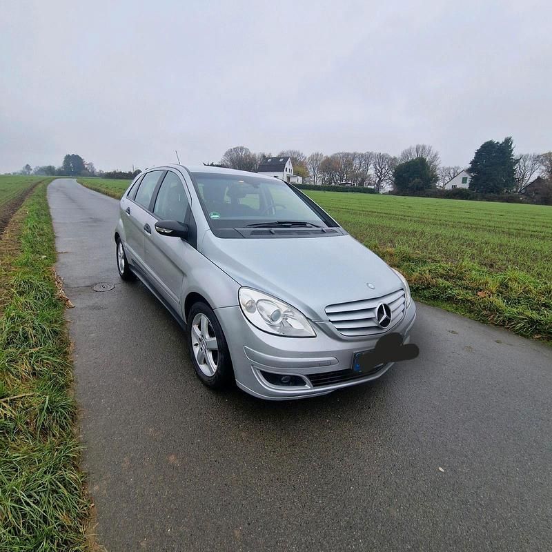 Silber Gebraucht 2007 Mercedes 170 Kleinwagen | 4.100 € (Fairer Preis) - Bild 1/4