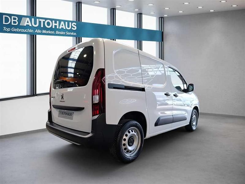 Gebraucht Peugeot Partner Premium 131 PS (96 kW) 2022 Weiß Van / Kleinbus