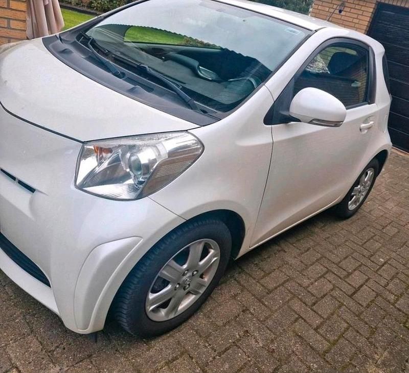 Gebraucht Toyota iQ 68 PS (50 kW) 2009 Weiß Kleinwagen