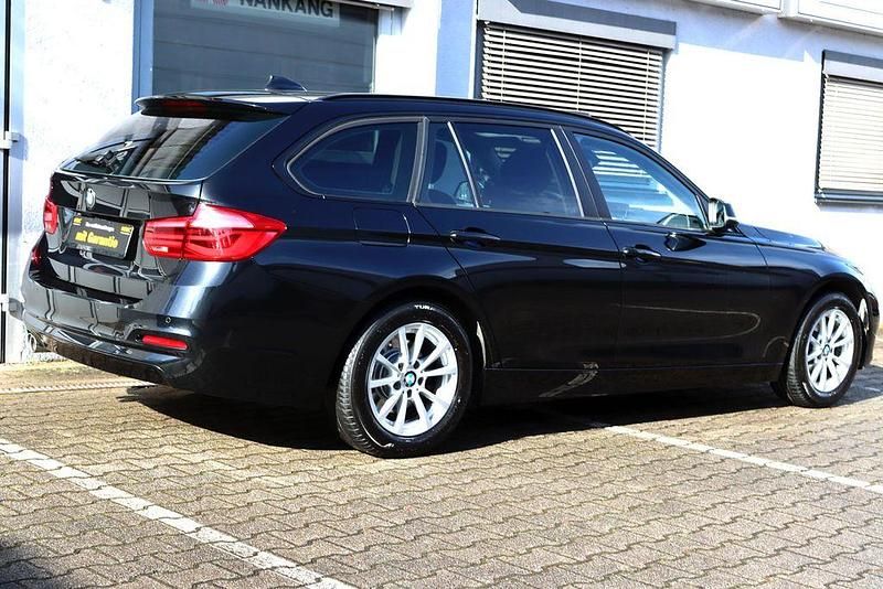 Gebraucht BMW 320 Advantage 190 PS (139 kW) 2017 Schwarz Limousine