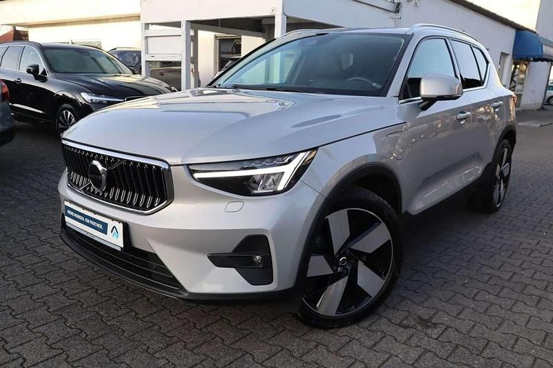Gebraucht Volvo XC40 Plus 261 PS (191 kW) 2022 Silver dawn SUV