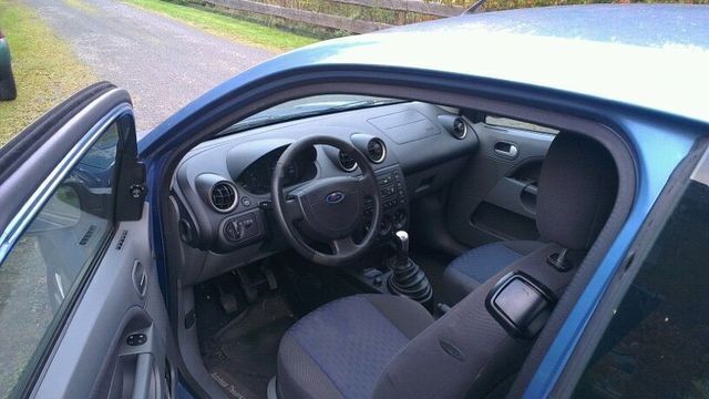 Gebraucht Ford Fiesta 80 PS (58 kW) 2003 Blau metallic Kleinwagen