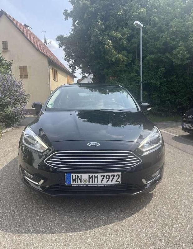 Schwarz Gebraucht 2018 Ford Focus Titanium Kombi | 11.300 € (Guter Preis) - Bild 1/4