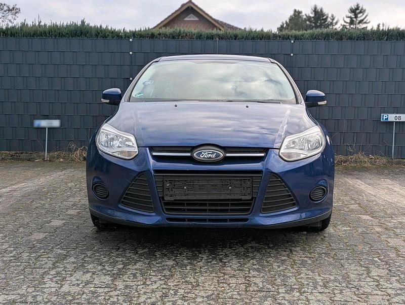 Gebraucht Ford Focus 86 PS (63 kW) 2013 Blau Kombi