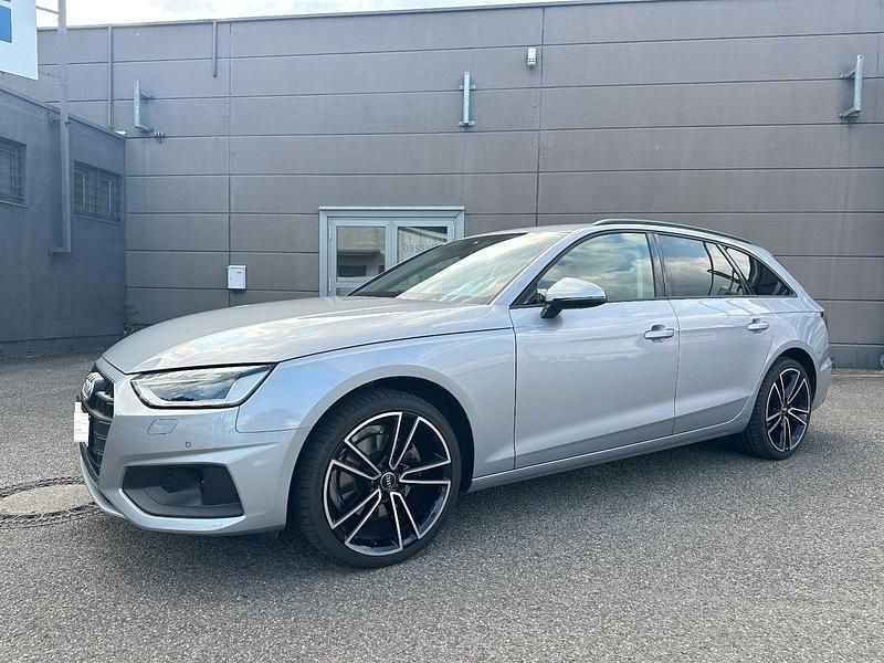 Silber Gebraucht 2019 Audi A4 Ambiente Kombi | 26.900 € (Etwas zu teuer) - Bild 1/4