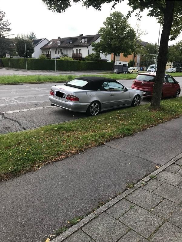 Silber Gebraucht 2001 Mercedes CLK430 AMG Cabrio | 6.225 € (Fairer Preis) - Bild 1/4