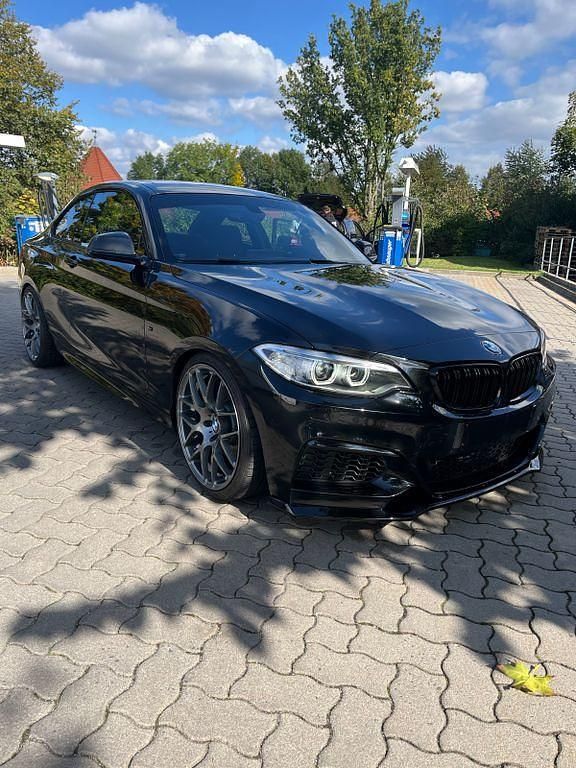 Schwarz Gebraucht 2016 BMW M240 M Sport Coupé | 38.950 € (Teuer) - Bild 1/4