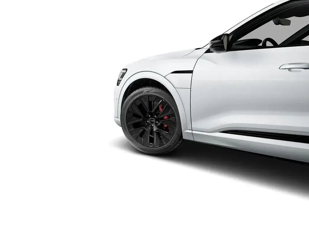 Gebraucht Audi Q8 e-tron S-Line 250 kW (340 PS) 2024 Gletscherweiß metallic SUV