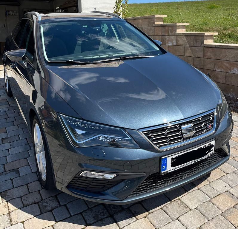 Grau Gebraucht 2019 Seat Leon ST FR Kombi | 16.750 € (Fairer Preis) - Bild 1/4