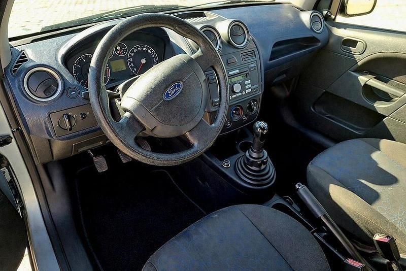 Gebraucht Ford Fiesta Ambiente 69 PS (50 kW) 2006 Blau Kleinwagen