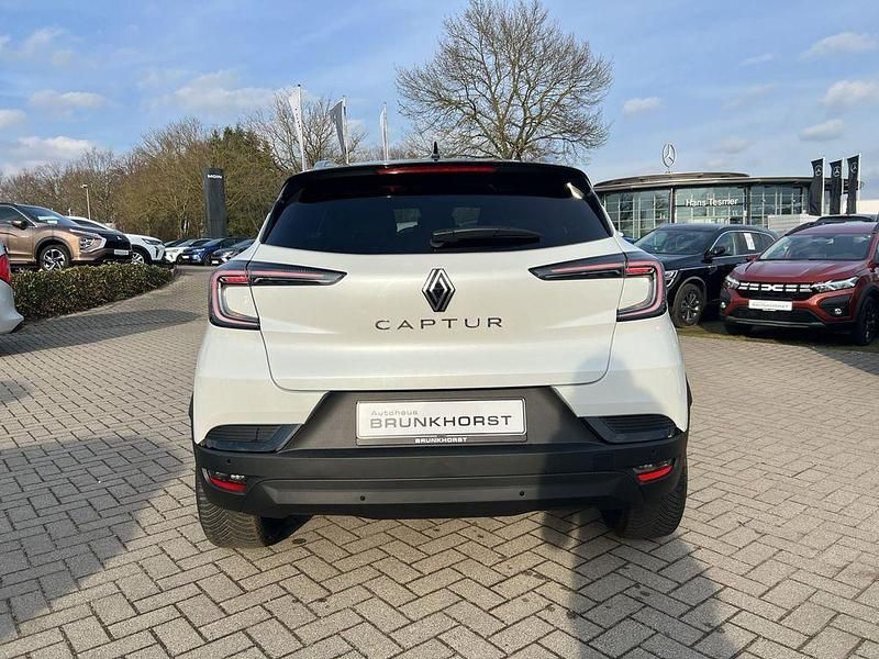 Gebraucht Renault Captur Techno 158 PS (116 kW) 2025 Perlmuttweiß + blackpearls SUV