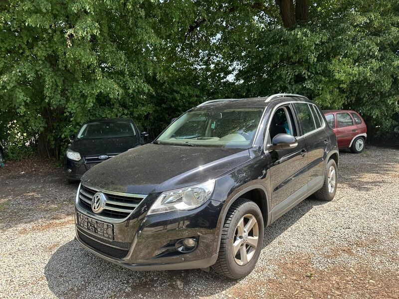 Schwarz Gebraucht 2011 VW Tiguan Sportline SUV | 5.500 € (Superpreis) - Bild 1/4