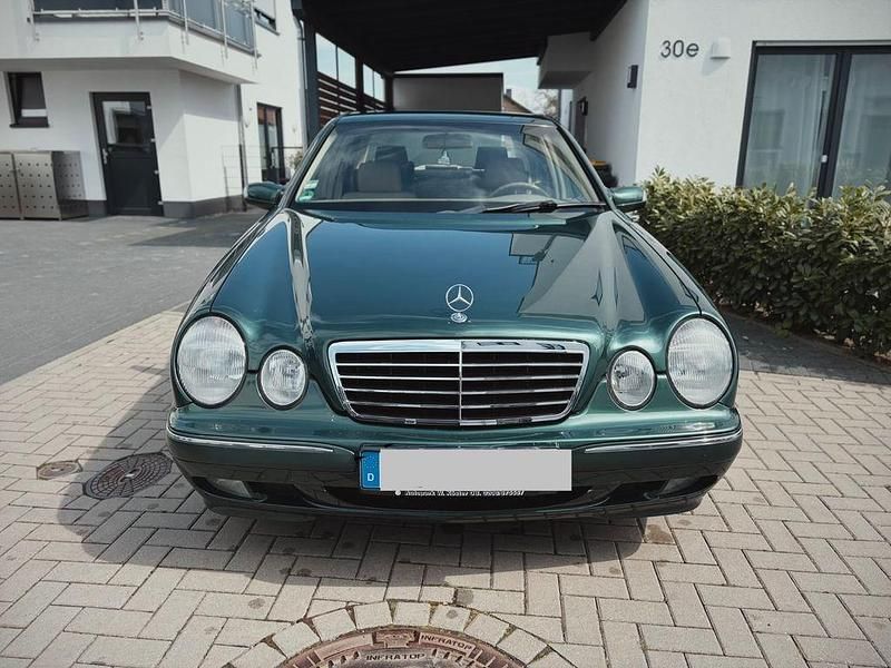 Second-hand Mercedes E200 Elegance 163 CP (119 kW) 2001 Verde Berlinǎ