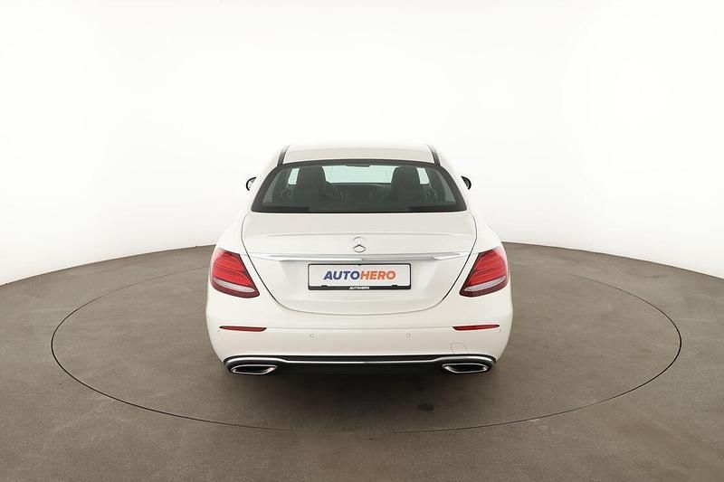 Gebraucht Mercedes E200 Avantgarde 184 PS (135 kW) 2018 Weiß Limousine