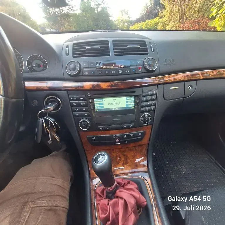 Gebraucht Mercedes E200 Elegance 184 PS (135 kW) 2008 Grau Limousine