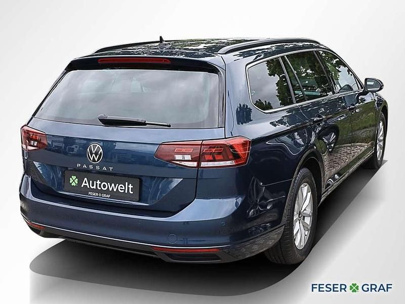 Gebraucht VW Passat Business 150 PS (110 kW) 2023 Blau Kombi
