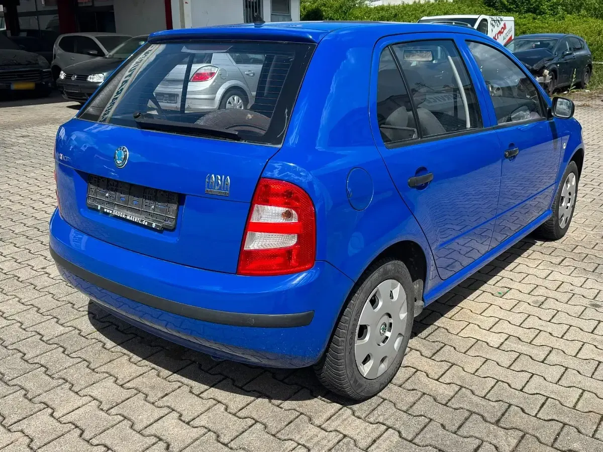 Gebraucht Skoda Fabia 54 PS (39 kW) 2003 Blau Limousine