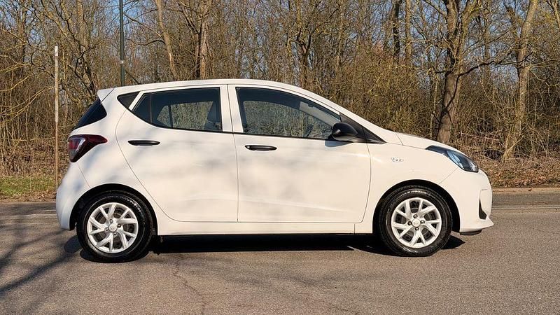 Gebraucht Hyundai i10 67 PS (49 kW) 2018 Weiß Kleinwagen