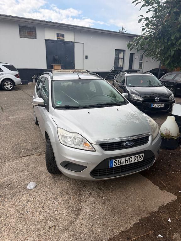 Usata Ford Focus 109 CV (80 kW) 2010 Argento Berlina