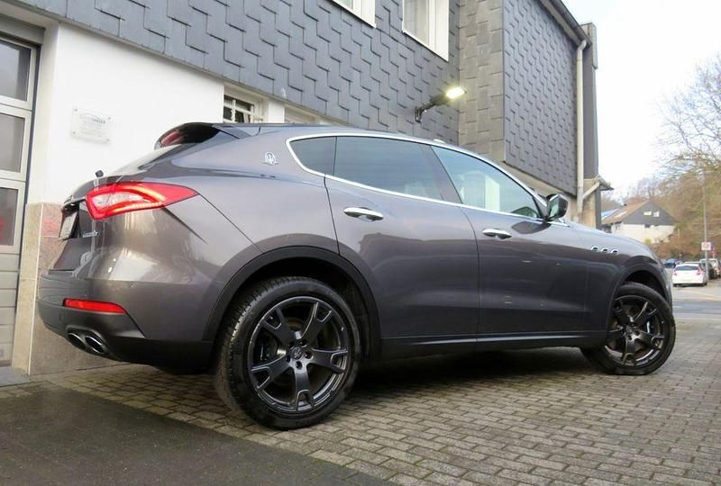 Gebraucht Maserati Levante 430 PS (316 kW) 2018 Grau SUV