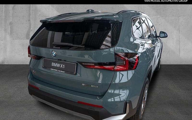 Neu BMW X1 Sport Line 170 PS (125 kW) 2026 Cape york green metallic SUV