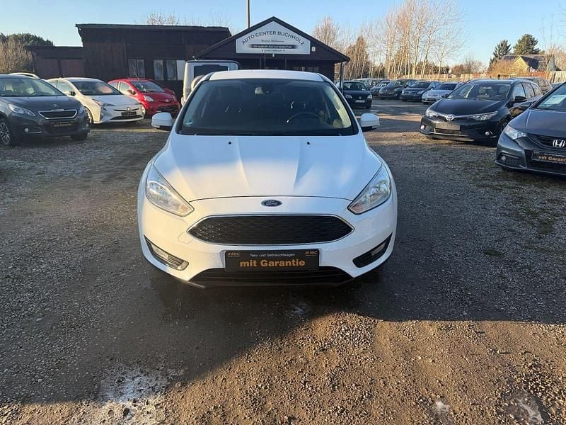 Gebraucht Ford Focus Business Edition 101 PS (74 kW) 2015 Weiß Limousine