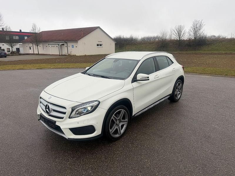 Gebraucht Mercedes GLA200 AMG 156 PS (114 kW) 2015 Weiß SUV
