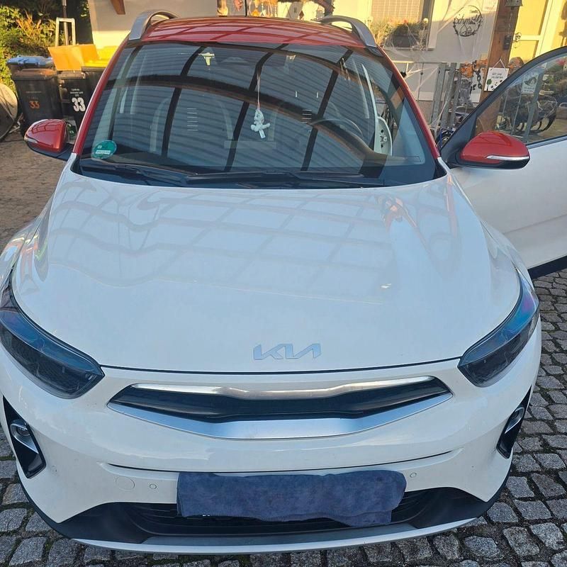 Weiß Gebraucht 2022 Kia Stonic Style SUV | 15.000 € (Guter Preis) - Bild 1/4