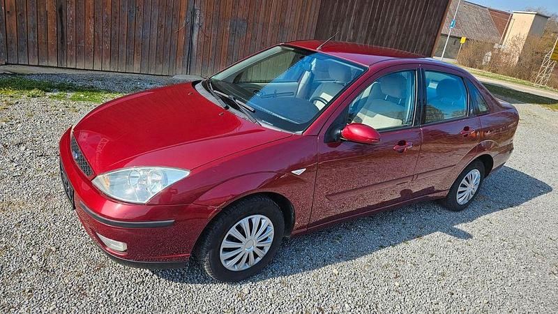 Gebraucht Ford Focus Ghia 116 PS (85 kW) 2003 Rot Limousine