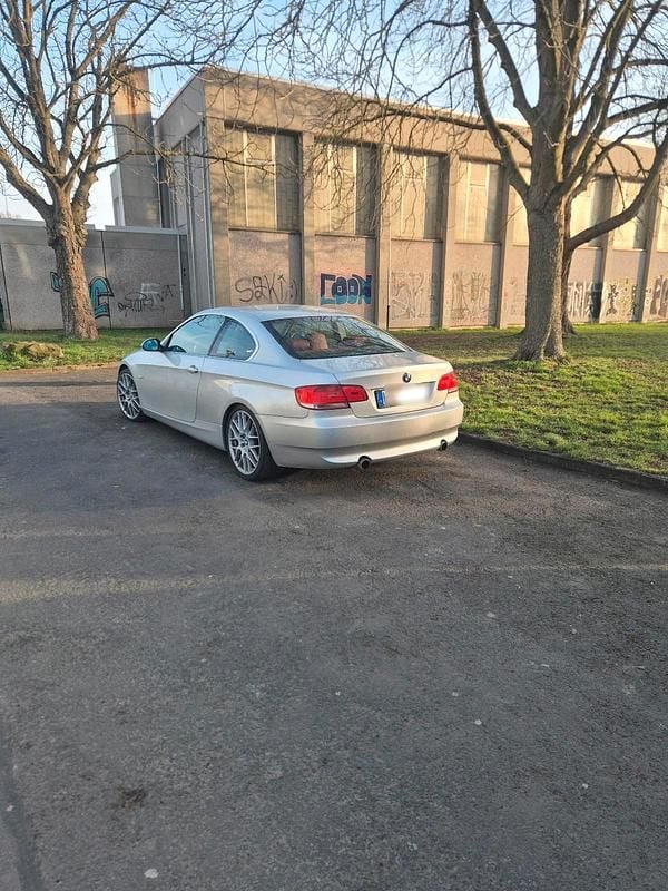 Gebraucht BMW 335 306 PS (225 kW) 2007 Silber Coupé