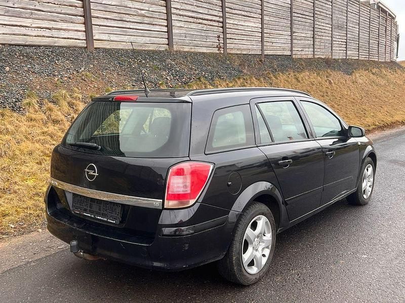 Gebraucht Opel Astra Edition 116 PS (85 kW) 2008 Schwarz Limousine