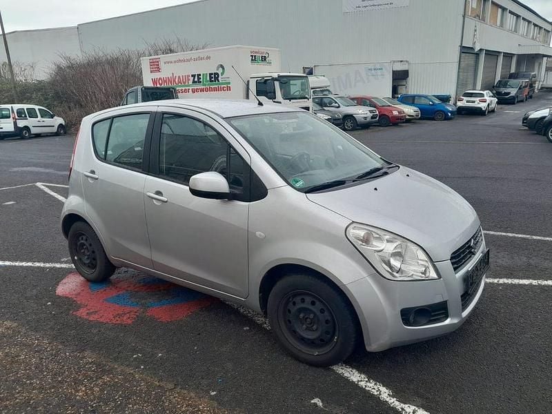 Gebraucht Suzuki Splash 94 PS (69 kW) 2011 Silber Kleinwagen