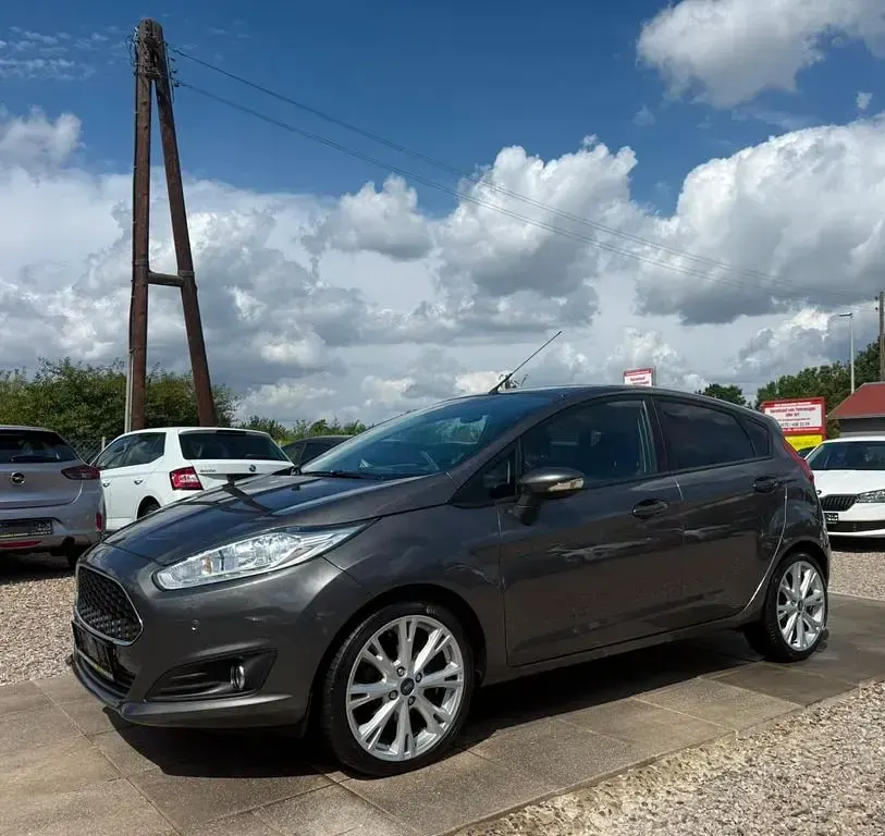 Gebraucht Ford Fiesta Celebration 101 PS (74 kW) 2015 Magnetic Kleinwagen