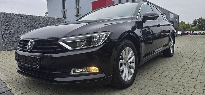 Gebraucht VW Passat Comfortline 120 PS (88 kW) 2018 Schwarz Limousine
