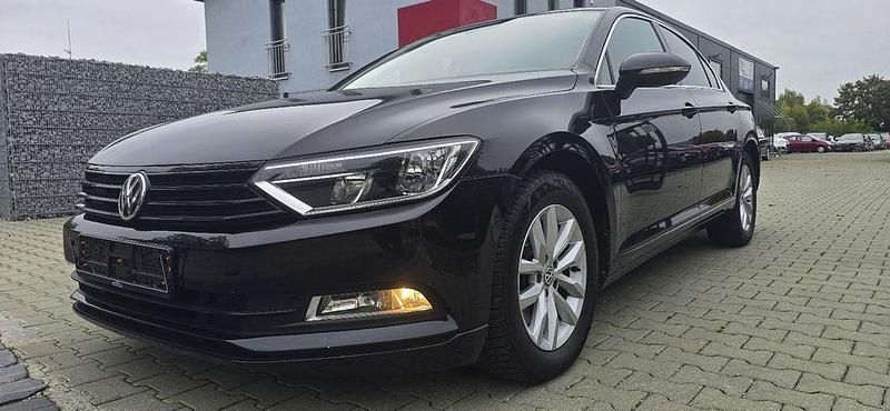 Schwarz Gebraucht 2018 VW Passat Comfortline Limousine | 11.490 € (Guter Preis) - Bild 1/4