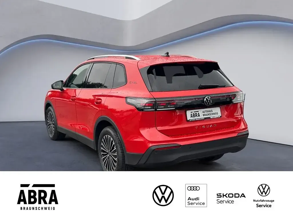 Gebraucht VW Tiguan Goal 150 PS (110 kW) 2025 Rot SUV