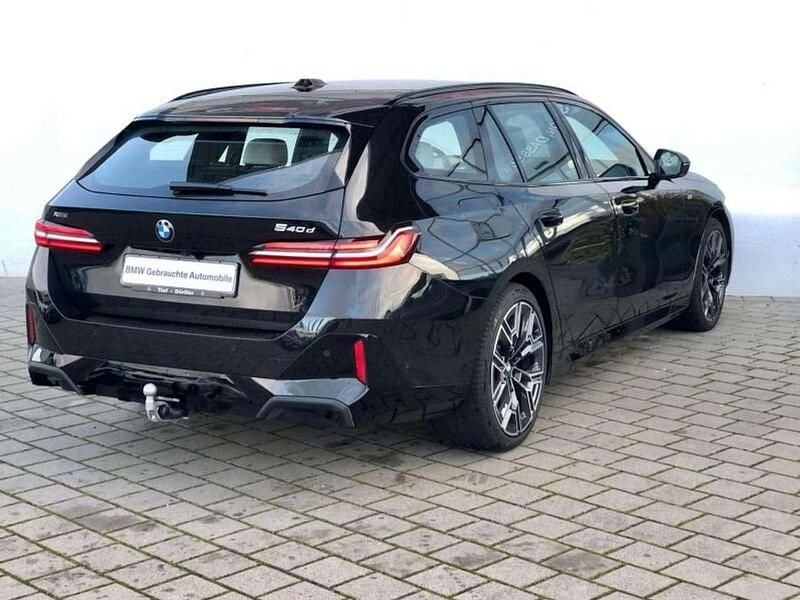 Gebraucht BMW 540 M Sport 299 PS (219 kW) 2025 Black sapphire metallic Kombi