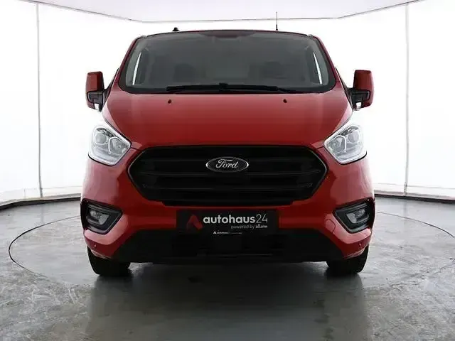 Käytetty Ford Transit Custom Trend 131 HP (96 kW) 2022 Punainen Van