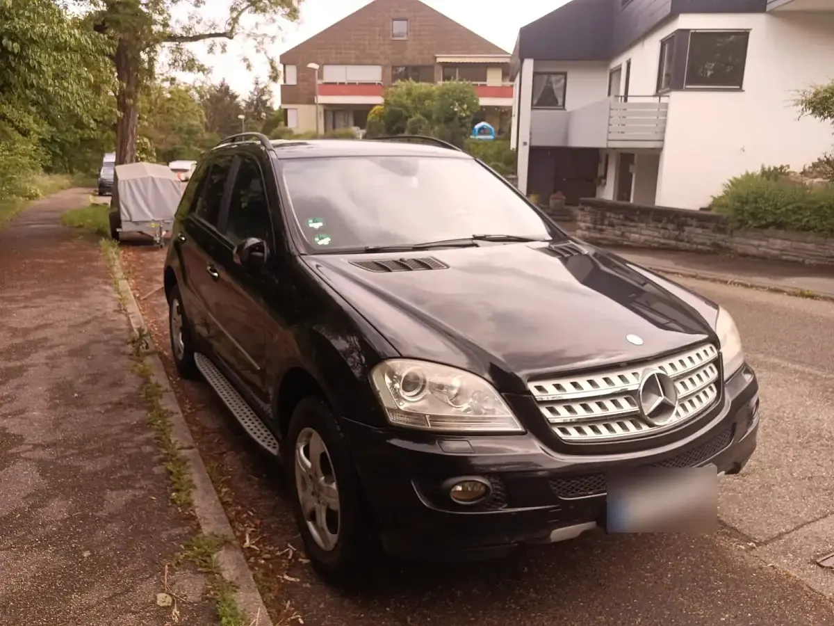 Gebraucht Mercedes ML320 224 PS (164 kW) 2007 Schwarz SUV