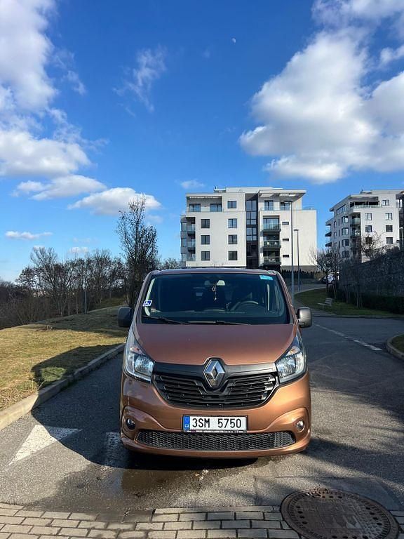Gebraucht Renault Trafic 95 PS (69 kW) 2016 Braun Van / Kleinbus