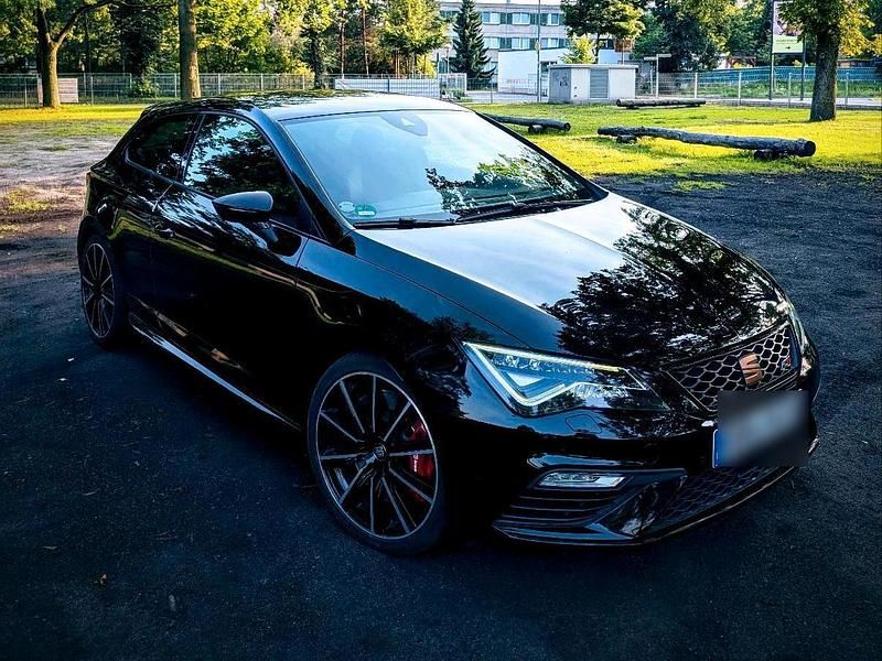 Schwarz Gebraucht 2018 Cupra Leon Limousine | 19.900 € (Guter Preis) - Bild 1/4