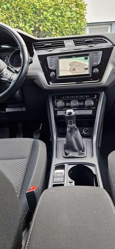 Gebraucht VW Touran Comfortline 110 PS (80 kW) 2016 Grau Van / Kleinbus