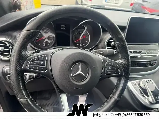 Gebraucht Mercedes V250 AMG 190 PS (139 kW) 2017 Bergkristallweiß metallic Van / Kleinbus